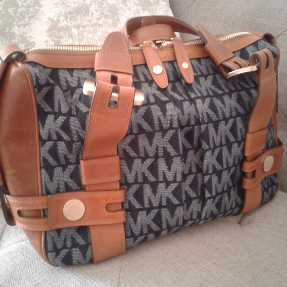 Michael Kors Handbags - Michael Kors Harness Sig Large Leather/Jacquard
